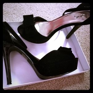 Qupid black platforms
